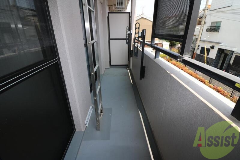 バルコニー　広めのバルコニーですね。