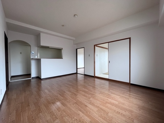 居室・リビング　※別室の写真です