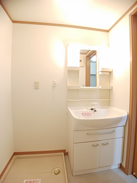 洗面設備　脱衣スペースもあります