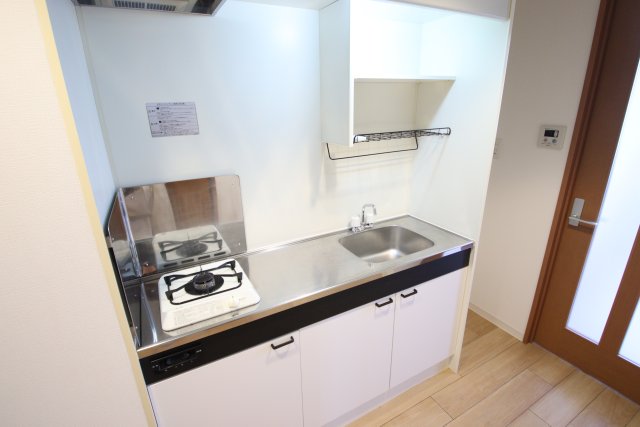 キッチン　※別部屋の参考写真のため、現状優先です。