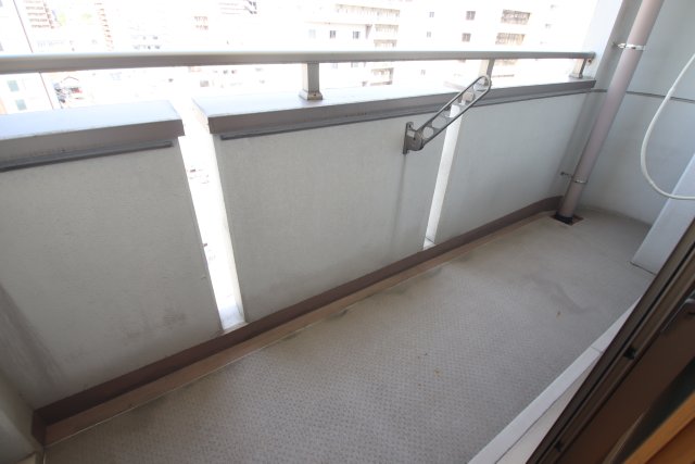 バルコニー　※別部屋の参考写真のため、現状優先です。