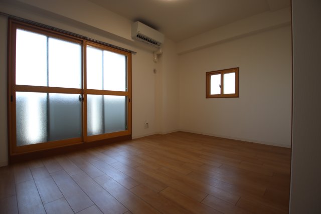 居室・リビング　※別部屋の参考写真のため、現状優先です。