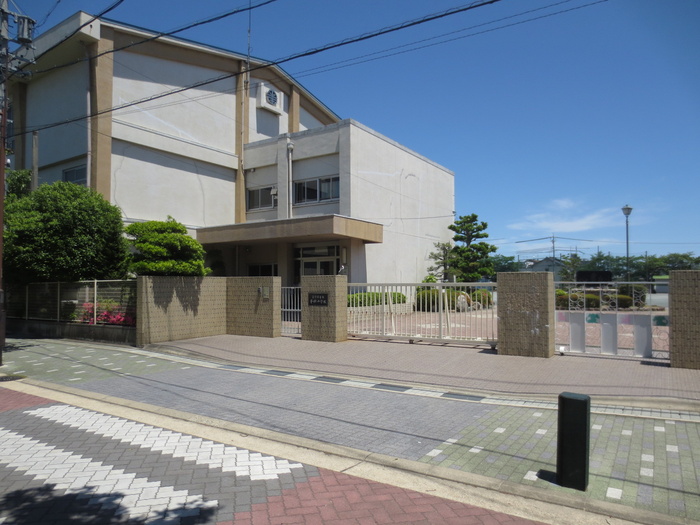 小学校　平田小学校（小学校）まで609m