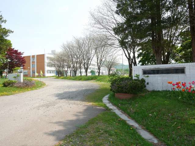 中学校　東中学校（中学校）まで722m