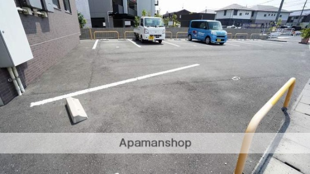 駐車場　エントランス