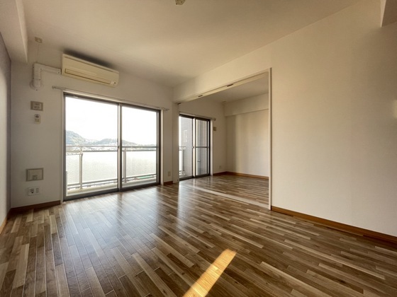 居室・リビング　※別号室の写真です