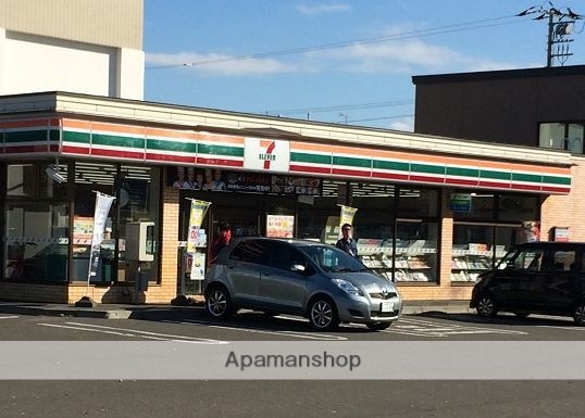 コンビニ　セブンイレブン（コンビニ）まで228m