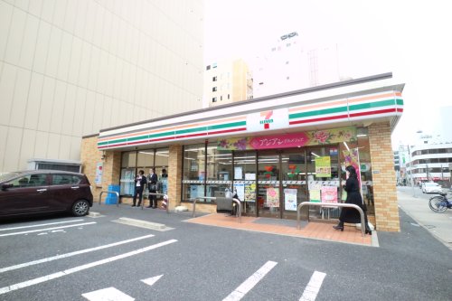 コンビニ　セブンイレブン 名古屋錦2長者町通店（コンビニ）まで65m