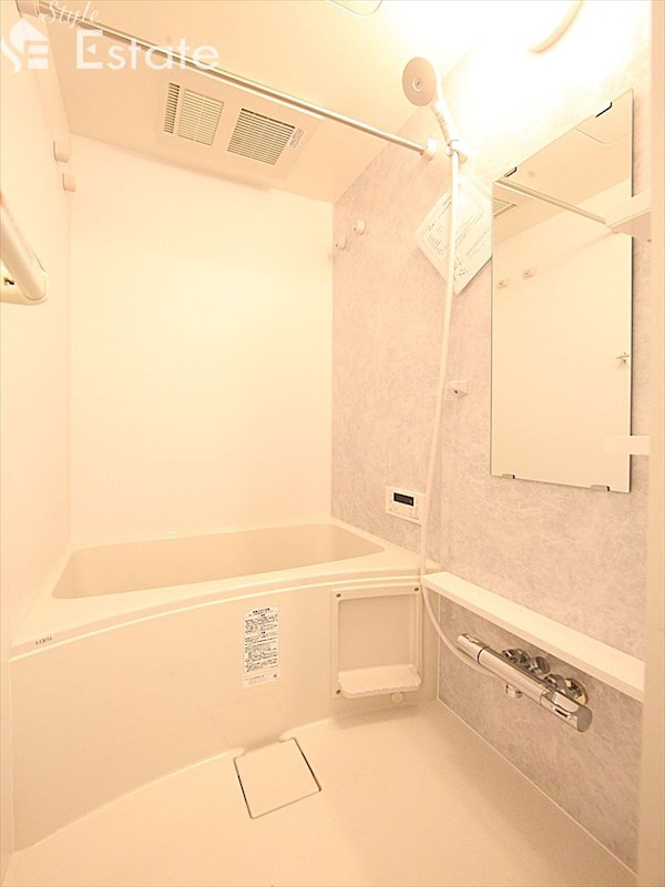 バス・シャワールーム　バスルーム