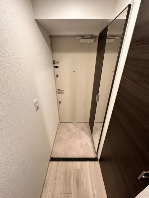 玄関　※別号室の参考写真、現況優先※