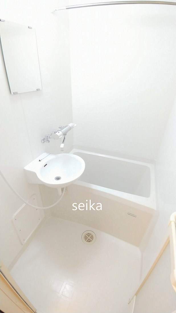 バス・シャワールーム　浴室乾燥機付きです