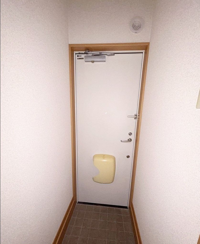 玄関　玄関（ダブルロック・ドアガード・ドアスコープ）