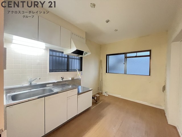 居室・リビング　窓有