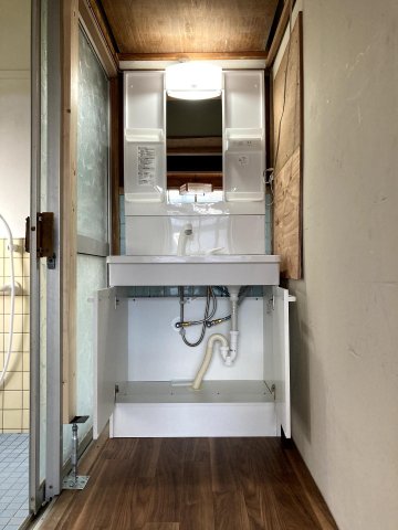 洗面設備　きれいな白の洗面台もです♪