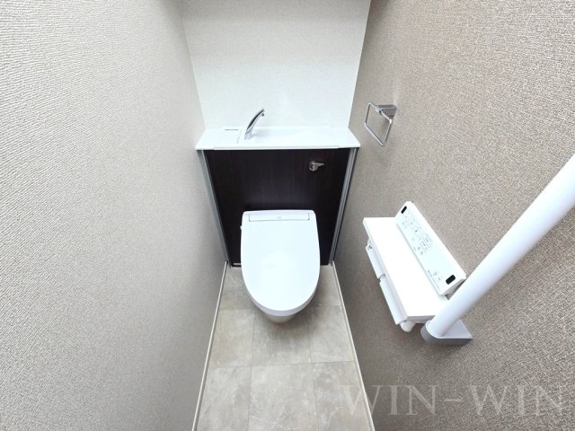 トイレ　イメージ（同施工会社同一モデルの写真です）