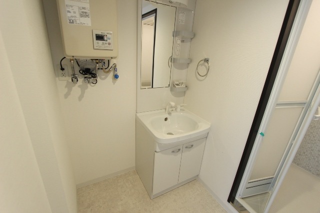 洗面設備　忙しい朝に嬉しいシャンプードレッサー完備♪