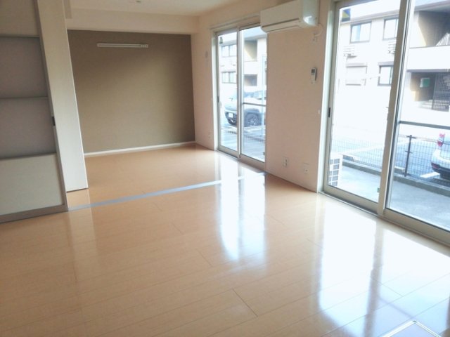 居室・リビング　使いやすい居間です