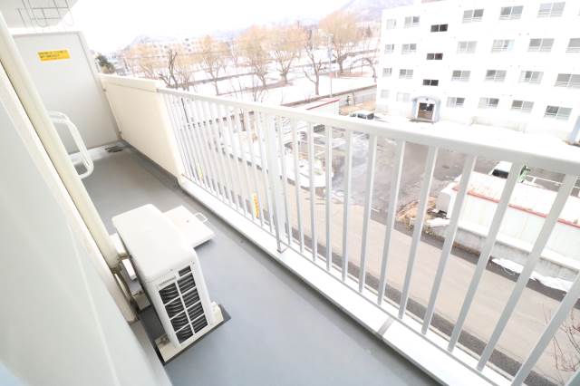 バルコニー　外干し出来ます♪