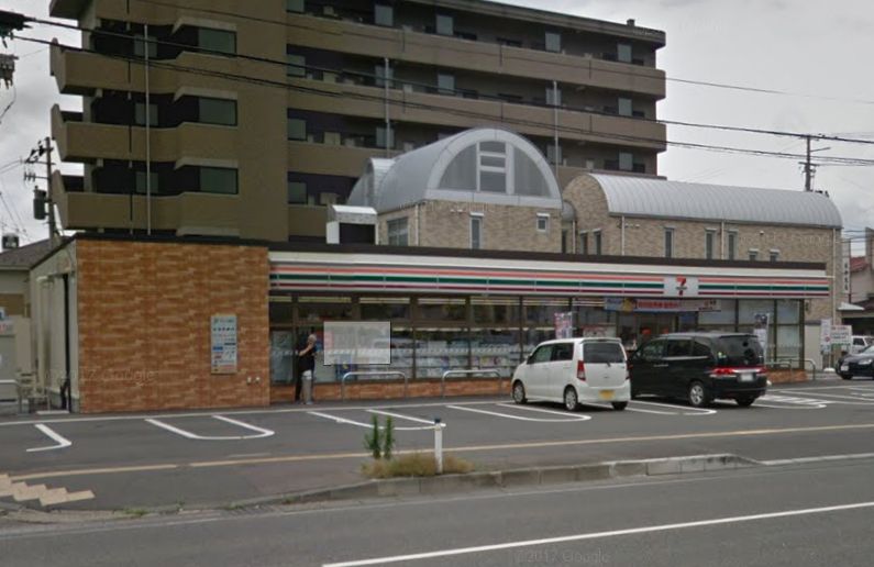 コンビニ　セブンイレブン 岩手県立中央病院前店（コンビニ）まで583m