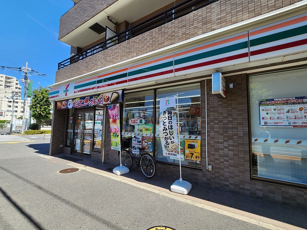 コンビニ　セブンイレブン（コンビニ）まで100m