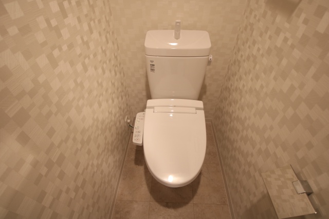 トイレ　※別室の参考写真の為、現況優先です。