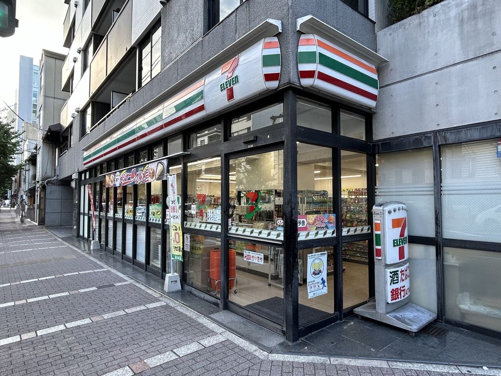 コンビニ　セブンイレブン河原町高辻店（コンビニ）まで130m