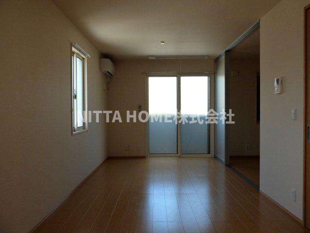 居室・リビング　リビング１２帖あります☆