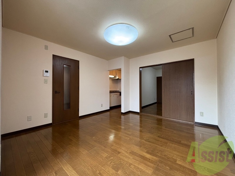 居室・リビング　広くてキレイなお部屋が広がっていて、充実した生活が送れそう。