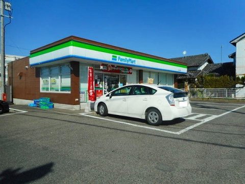 コンビニ　ファミリーマート 矢田小南店（コンビニ）まで162m