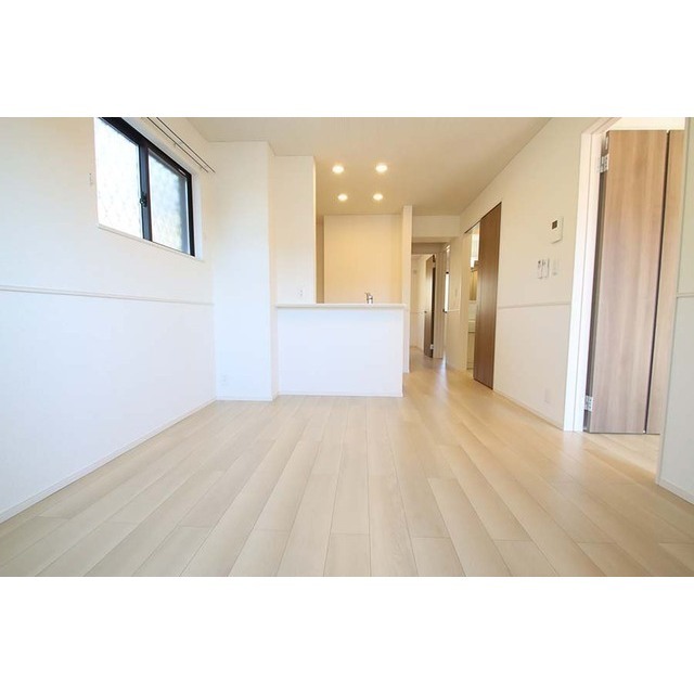 居室・リビング　全て１０１にて撮影※反転している場合有