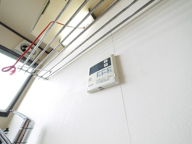 その他設備　給湯リモコンです