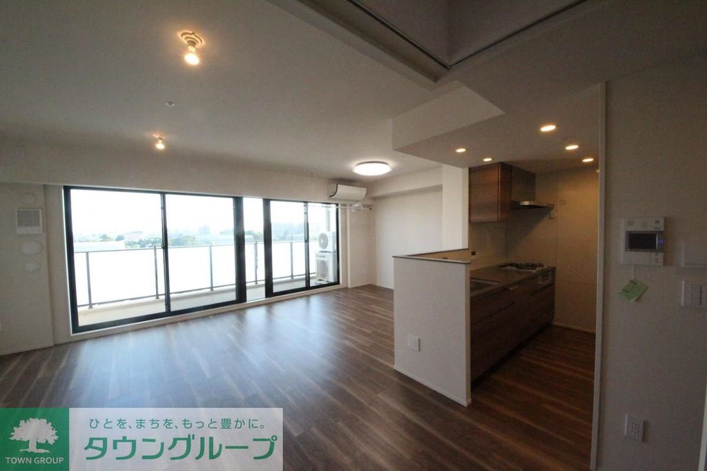 居室・リビング　エントランス