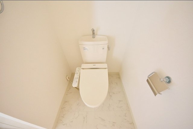 トイレ　※類似別室参考写真