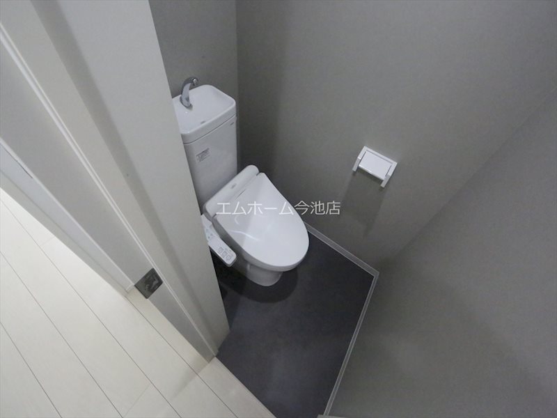 トイレ　温水洗浄便座付トイレ