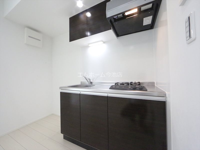 キッチン　システムキッチン（ガス2口コンロ付）