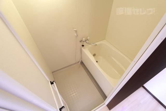 バス・シャワールーム　１日の疲れを癒しましょう