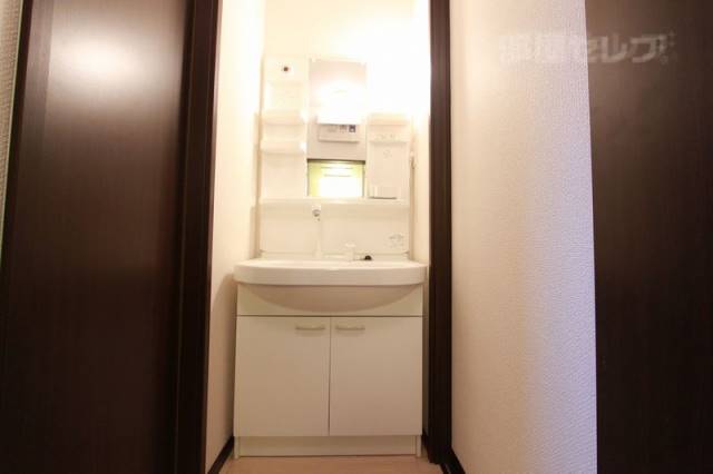 洗面設備　洗髪洗面化粧台です