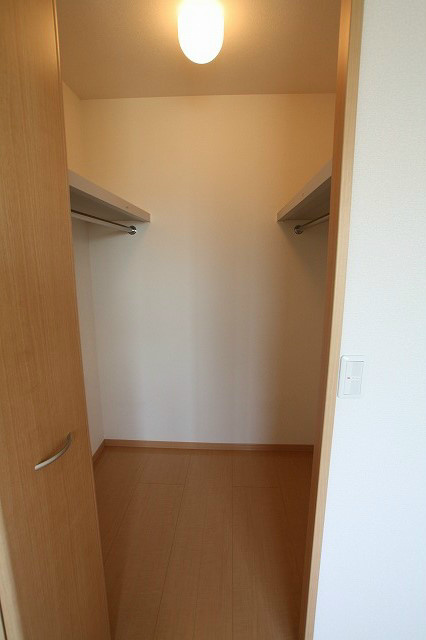 収納　ウォークインクローゼット