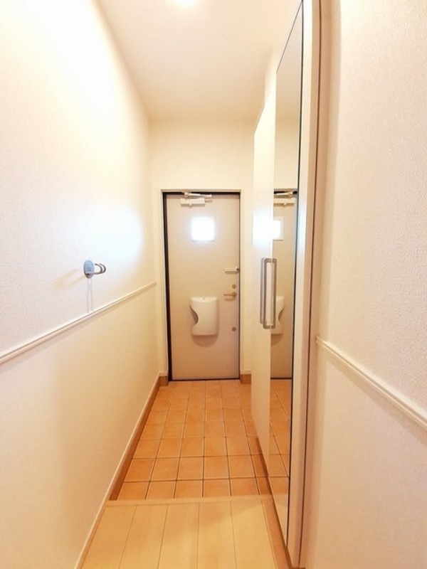 玄関　図面と現状に相違がある場合には現状を優先