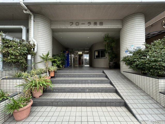 エントランス　清潔なエントランスです