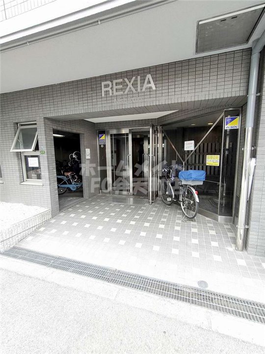 エントランス　清潔なエントランスです