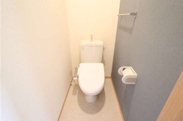 トイレ　温水洗浄暖房便座