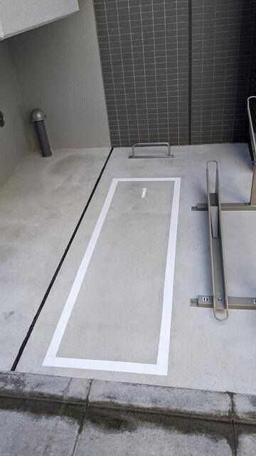 駐車場　バイク置き場?