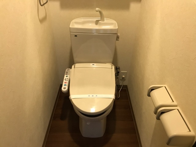 トイレ　シャワー付トイレ