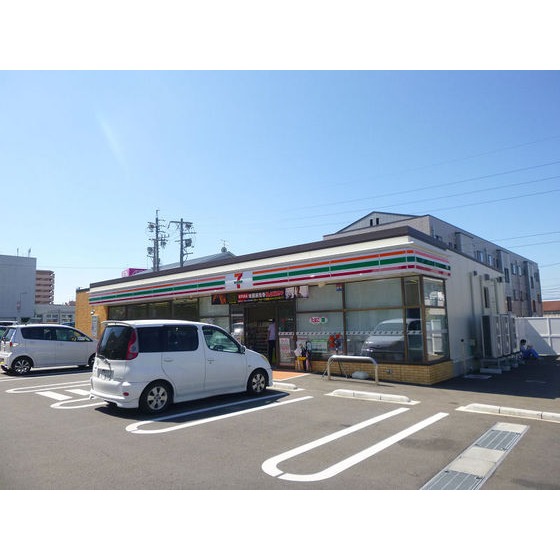 コンビニ　セブンイレブン須坂馬場町店（コンビニ）まで1060m