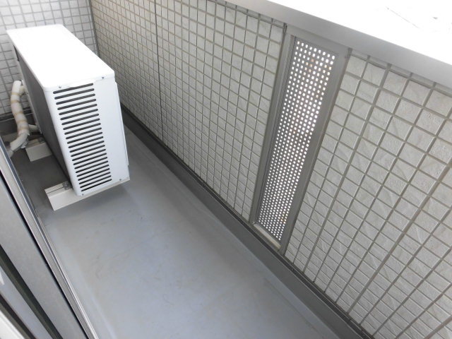 バルコニー　外干しができる日当たり良好のバルコニーです
