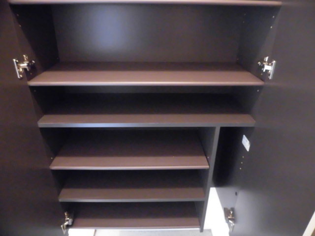 収納　たくさんの靴が収納できる大きなシューズボックスです