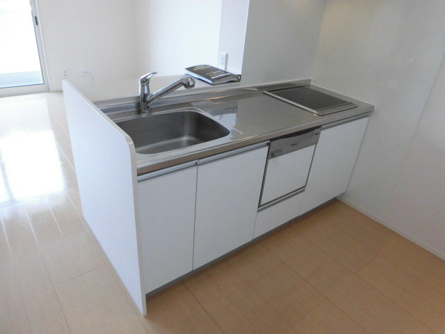 キッチン　収納面も安心のキッチンです