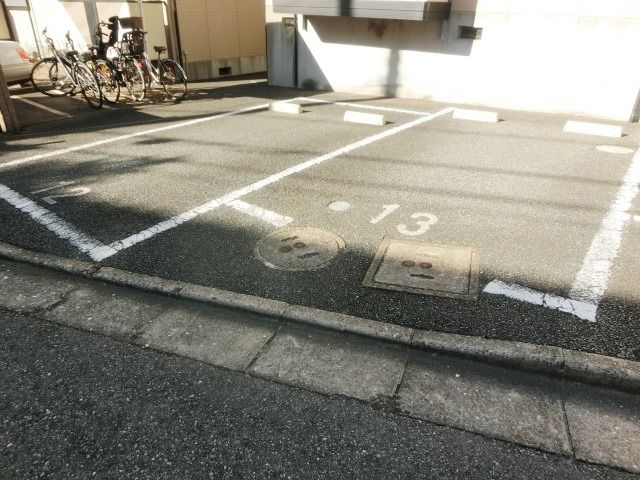 駐車場　敷地内駐車場
