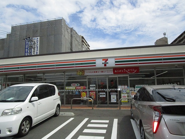コンビニ　セブンイレブン小倉錦ケ丘店（コンビニ）まで68m